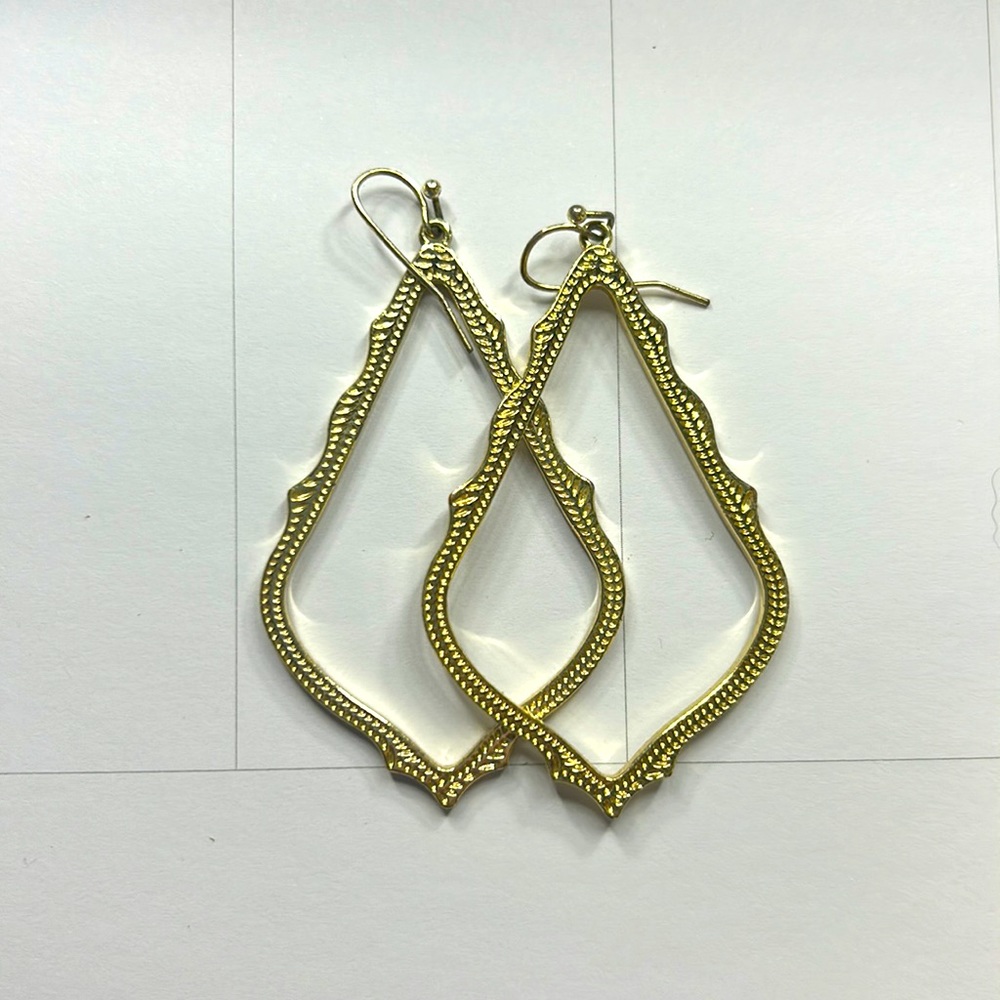 Sophee Drop Earrings in Gold